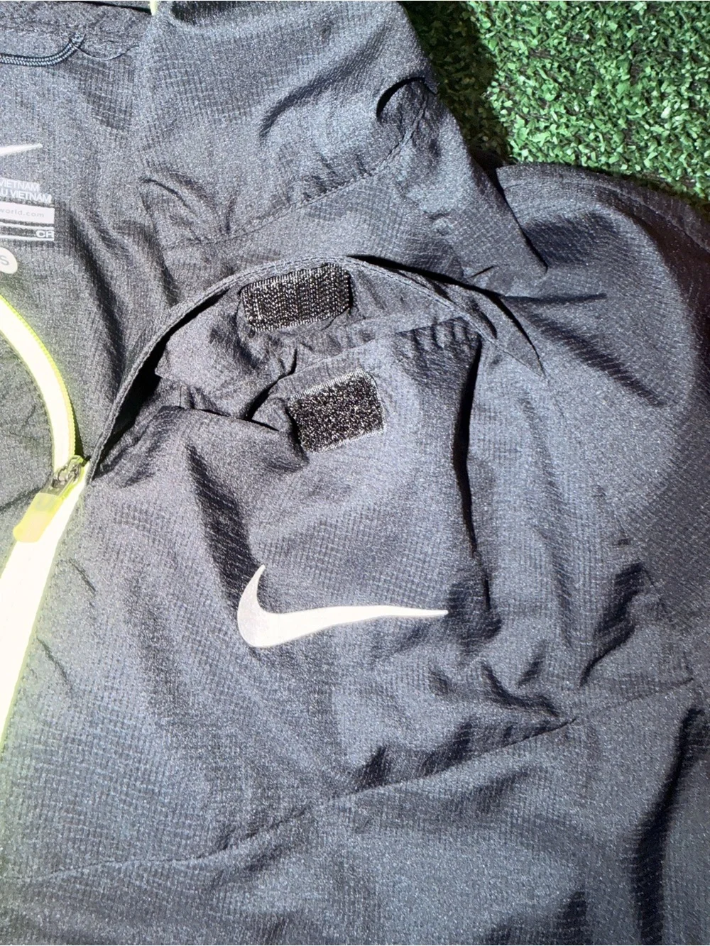 Nike Impossibly Light Women’s Running Jacket Black/Volt Size S